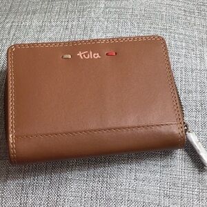 New tan brown leather wallet